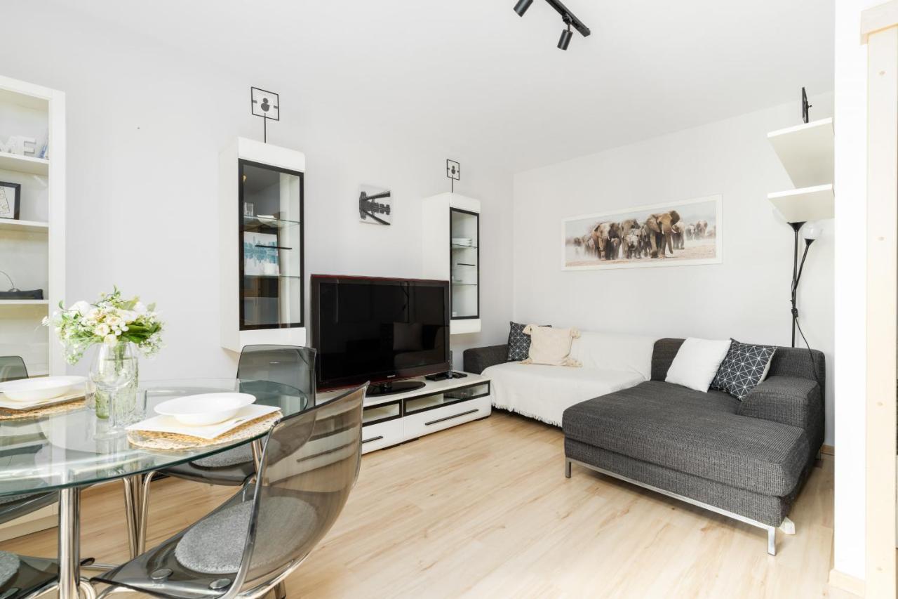 Cozy Apartment Karpia 17 With Terrace In Poznan By Noclegi Renters Extérieur photo
